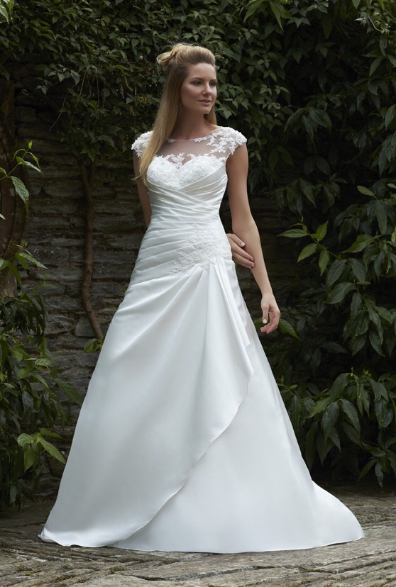 Wedding Dresses for Sizes 14 and Up